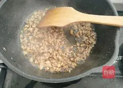 # Illustration of how to make steamed vegetables with mushrooms and mashed potatoes 11