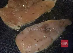 Illustration of how to make chicken breasts with black pepper sauce 8