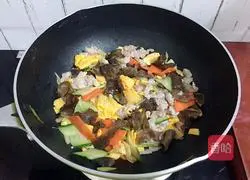 Illustration of how to make Mushu Pork 23