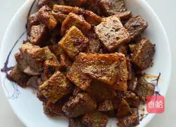 Illustration of how to make fried solid eggs 19