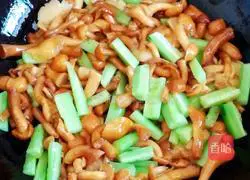 Illustration of how to make fried cucumber with slider mushrooms 5