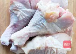 Illustration of how to make chicken leg and potato rice bowl 1