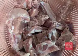 Illustration of home-style braised pork ribs 1