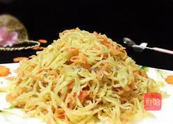 Illustration of how to make steamed potato shreds 13