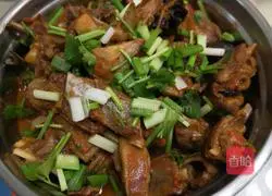 Illustration of braised lamb chops 11