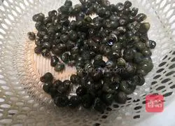 Illustration of braised snails 1