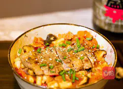 Illustration of how to make pork chop with mushrooms and rice in tomato sauce 7