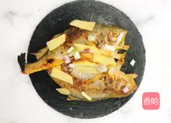 Fried yellow croaker Illustration of how to do it 7