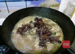 Illustration of how to cook chicken legs and stewed mushrooms 7