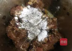 Illustration of how to make steamed pork ribs with black bean sauce 4