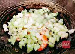 Illustration of how to stir-fry shrimps with celery 9