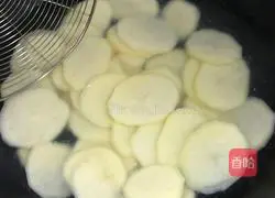 Illustration of how to make dry pot potato slices 3