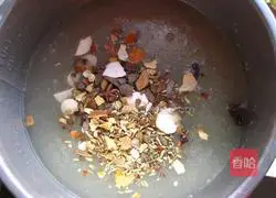 Illustration of how to make sauce elbow 5