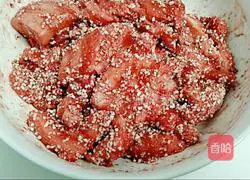 Illustration of how to make steamed pork with rice flour 7