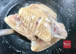 Illustration of how to cook chicken wings and winter melon 5