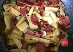 Illustration of Beef Stewed Potatoes 3