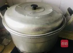 Illustration of how to make steamed oysters with garlic chili sauce 2