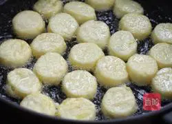 Illustration of how to cook Japanese tofu with enoki mushrooms 7