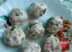 Illustration of how to make homemade pork meatballs 5