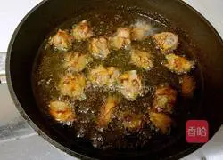 Illustration of how to make stir-fried chicken nuggets 5