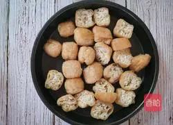 Illustration of how to stir-fry lean meat with fried tofu 1