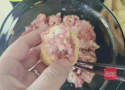 Illustration of how to make Hakka Yong Tofu 4