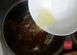 Illustration of how to wrap glutinous rice balls 2