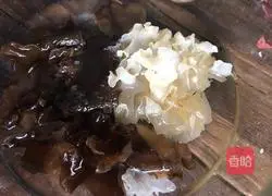 Illustration of how to make double-ear steamed pork ribs 1