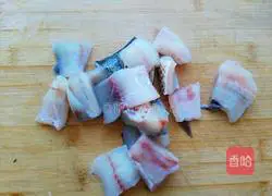 Illustration of how to cook fish cubes 2