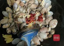 Illustration of Spicy Stir-fried Clams 6