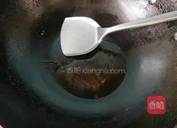 Illustration of how to make fried shredded chicken with double peppers 6