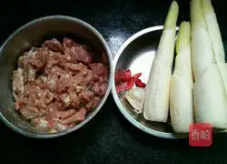  Illustration of how to make fried pork slices with wild rice 1