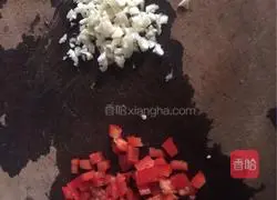 Hand-shredded Illustration of how to make king oyster mushrooms 2