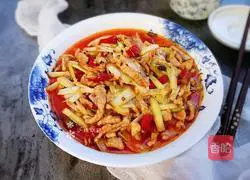 Illustration of how to make fried shredded pork with chives 12