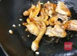 Illustration of how to make chicken stewed with dried potatoes 5