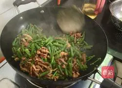 Illustration of how to make fried shredded pork with Hu Qin 17