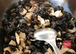 Illustration of how to make fried chicken breast with fungus 7