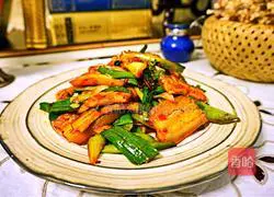 Illustration of how to make twice-cooked pork with green garlic 11