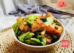 Illustration of how to stir-fry Macau pork with shredded cabbage 13