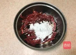Illustration of how to make double pepper beef 5