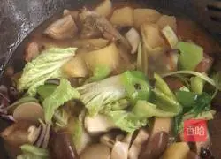 Illustration of the home version of chicken stew 9