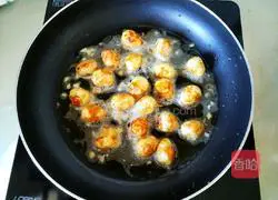 Illustration of how to make quail eggs with tomato sauce 5