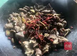 Black Mountain Illustration of how to cook mutton with Hakka rice wine 3