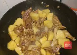 Illustration of how to make potato stuffed chicken 4