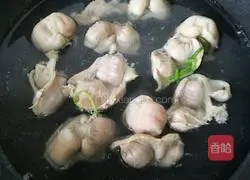 Illustration of how to make fried chicken gizzards with green peppers and carrots 2