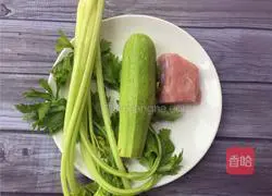 Illustration of how to make diced celery meat 1