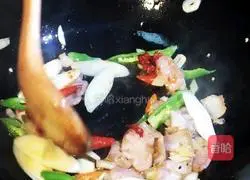 Illustration of how to make dry pot potato slices 8