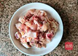 Illustration of how to make raw fried chicken 1