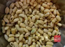 Soybean braised pig Illustration of how to make hoof 3