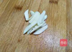 Illustration of how to make air-dried pig ears with double peppers 4